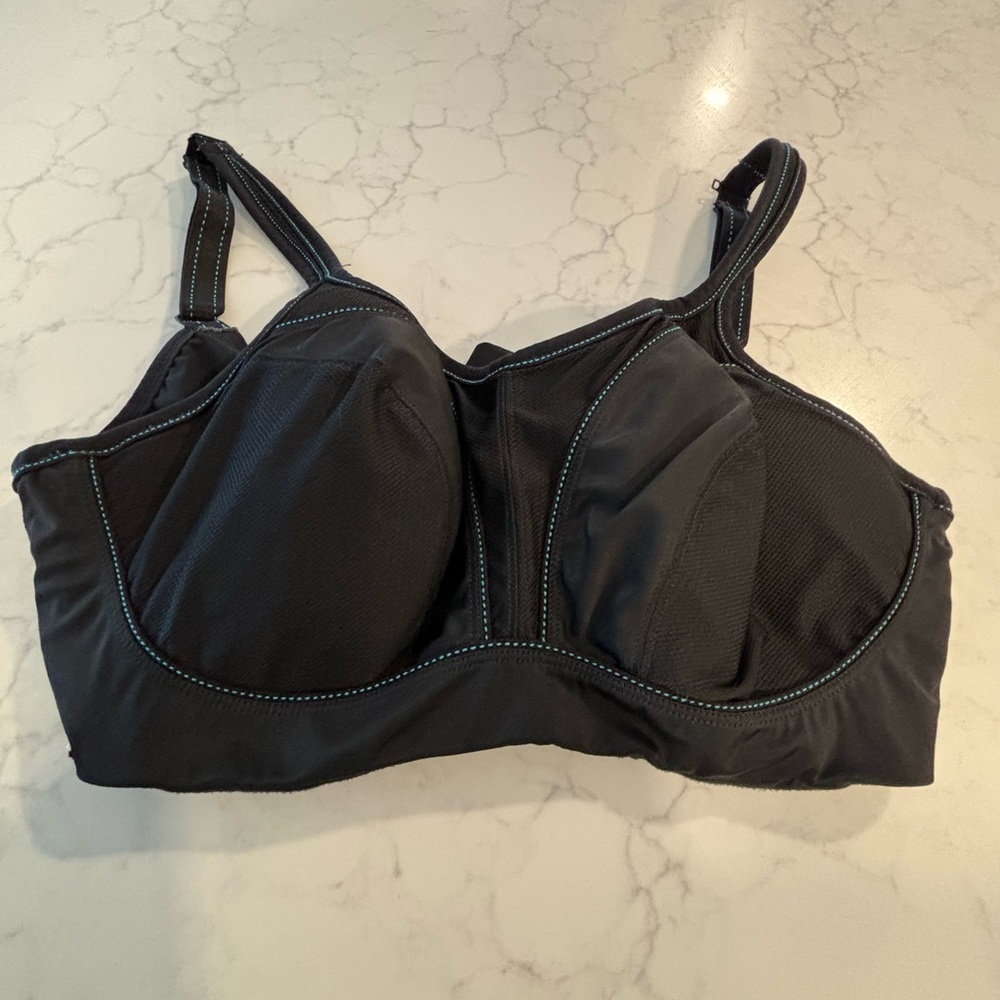 Chantelle Black High Impact Convertible Underwire Sports Bra Size 36DDD